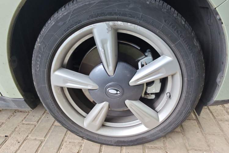 Used ORA Good Cat 2022 Morandi Edition 400km Standard Range Luxury Version Lithium Iron Phosphate Right Front Wheel Hub