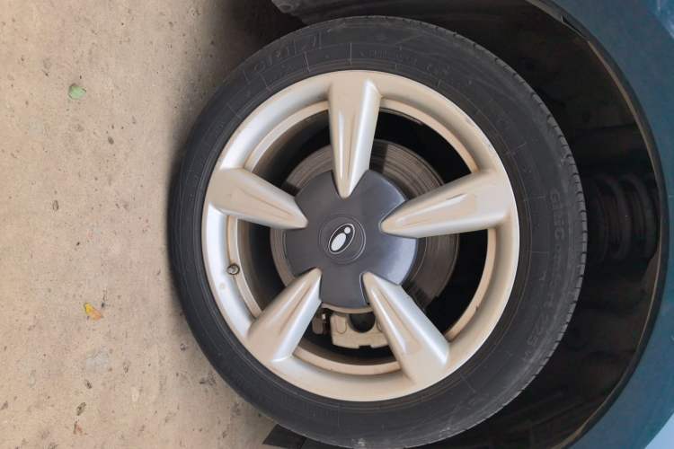 Used ORA Good Cat 2022 400km Standard Range Luxury Version Ternary Lithium Right Front Wheel Hub