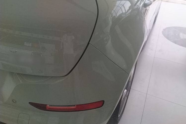 Used ORA Good Cat 2022 Morandi Edition 400km Standard Range Premium Version Lithium-Ion Battery Right Rear Taillight