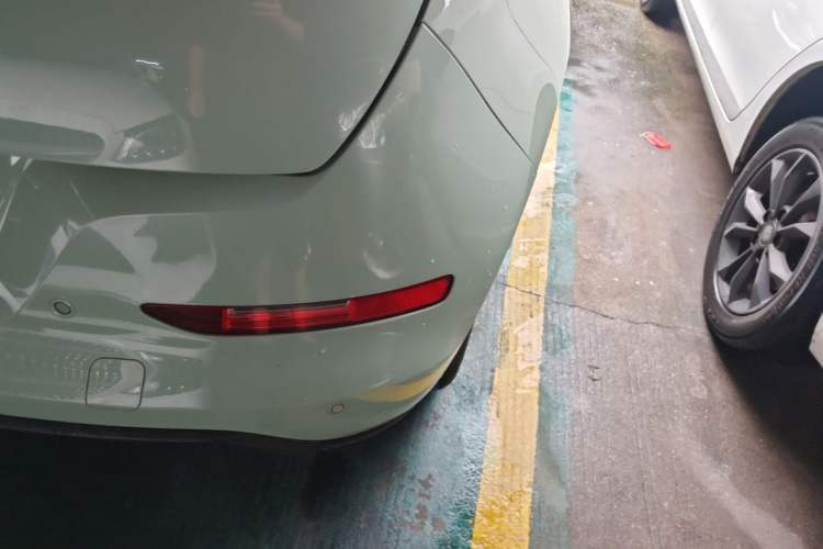 Used ORA Good Cat 2022 Morandi Edition 400km Standard Range Luxury Version Lithium-Ion Battery Right Rear Taillight