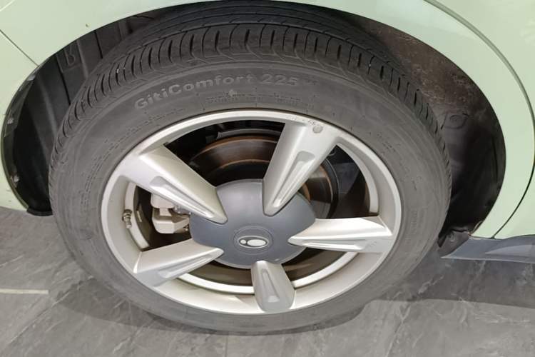 Used ORA Good Cat 2022 Morandi Edition 400km Standard Range Premium Version Lithium Iron Phosphate Right Rear Wheel Hub