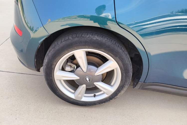 Used ORA Good Cat 2022 400km Standard Range Premium Version Lithium-Ion Battery Right Rear Wheel Hub