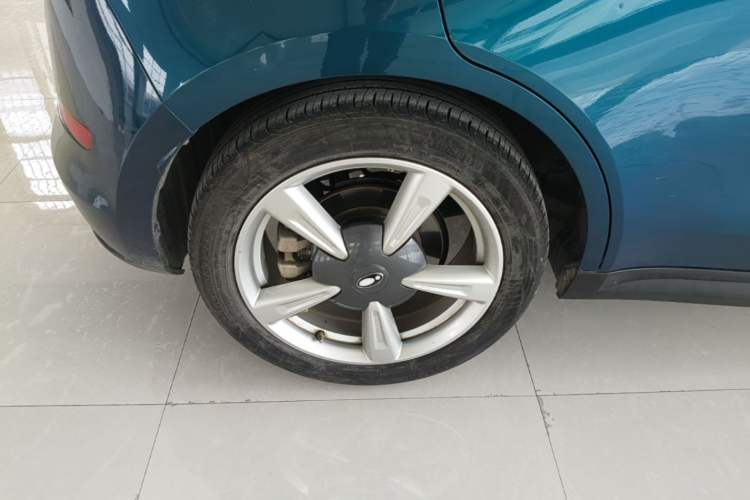 Used ORA Good Cat 2022 Morandi Edition 400km Standard Range Two-Week Young Enjoyment Version Lithium Iron Phosphate Right Rear Wheel Hub