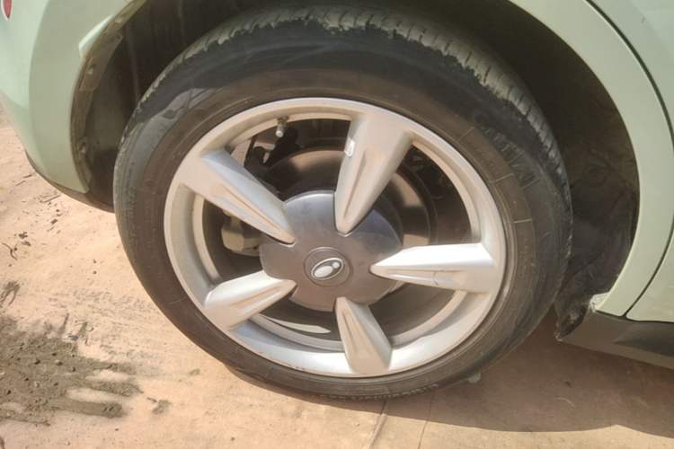 Used ORA Good Cat 2022 Morandi Edition 400km Standard Range Premium Version Lithium Iron Phosphate Right Rear Wheel Hub