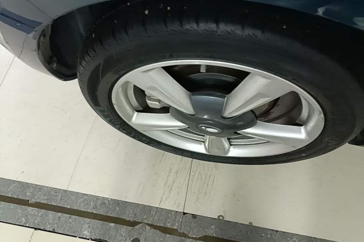 Used ORA Good Cat 2022 400km Standard Range Luxury Version Lithium Iron Phosphate Right Rear Wheel Hub