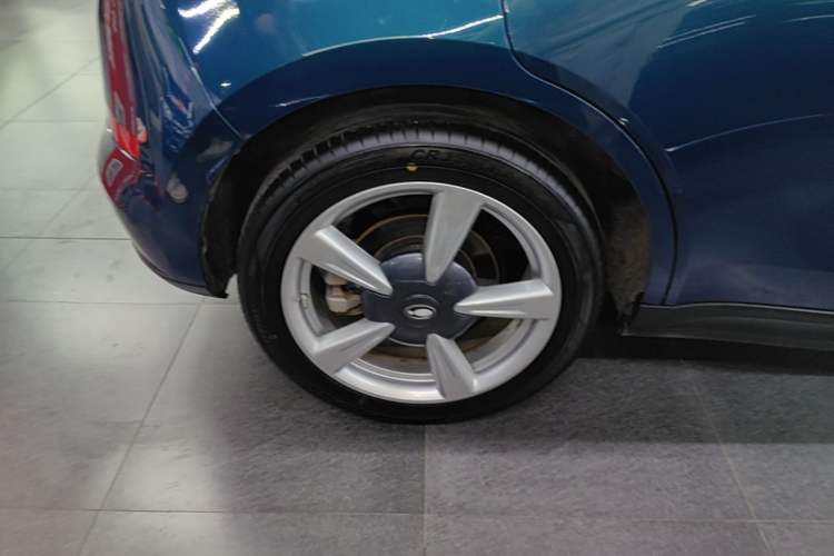 Used ORA Good Cat 2022 400km Standard Range Premium Version Lithium-Ion Battery Right Rear Wheel Hub