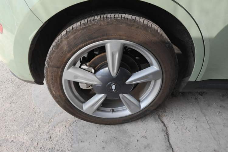 Used ORA Good Cat 2022 400km Standard Range Premium Version Lithium Iron Phosphate Right Rear Wheel Hub