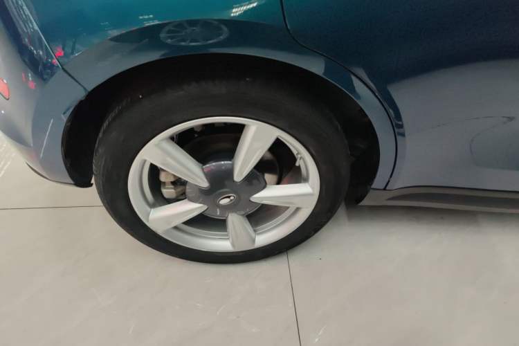 Used ORA Good Cat 2022 Morandi Edition 400km Standard Range Luxury Version Lithium Iron Phosphate Right Rear Wheel Hub