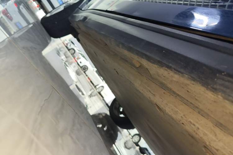 Used ORA Good Cat 2022 400km Standard Range Luxury Version Ternary Lithium Right Side Sill