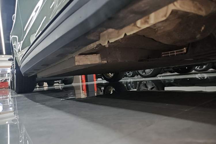 Used ORA Good Cat 2022 Morandi Edition 400km Standard Range Premium Version Lithium Iron Phosphate Right Side Sill