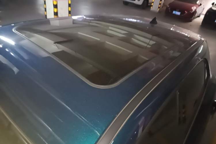 Used ORA Good Cat 2022 Morandi Edition 400km Standard Range Luxury Version Lithium-Ion Battery Roof