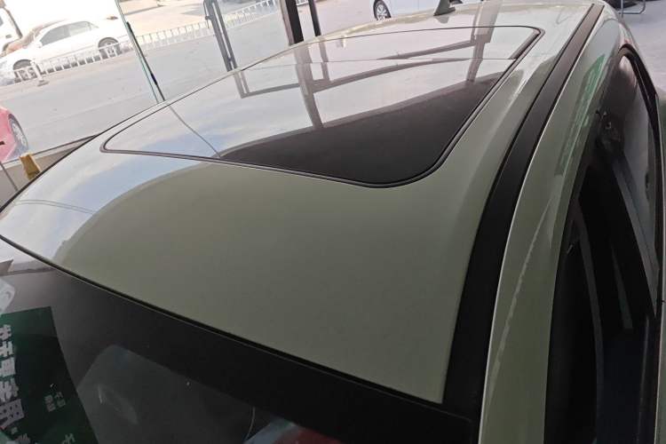 Used ORA Good Cat 2022 Morandi Edition 400km Standard Range Premium Version Lithium-Ion Battery Roof