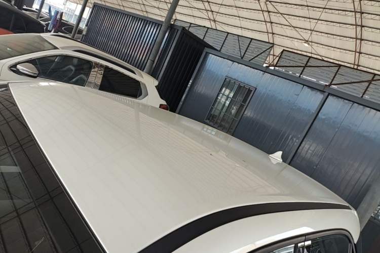 Used ORA Good Cat 2022 Morandi Edition 400km Standard Range Luxury Version Lithium-Ion Battery Roof