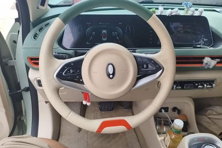 Used ORA Good Cat 2022 Morandi Edition 400km Standard Range Premium Version Lithium Iron Phosphate Steering Wheel