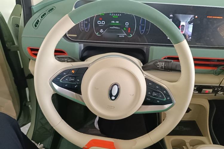 Used ORA Good Cat 2022 Morandi Edition 400km Standard Range Premium Version Lithium Iron Phosphate Steering Wheel