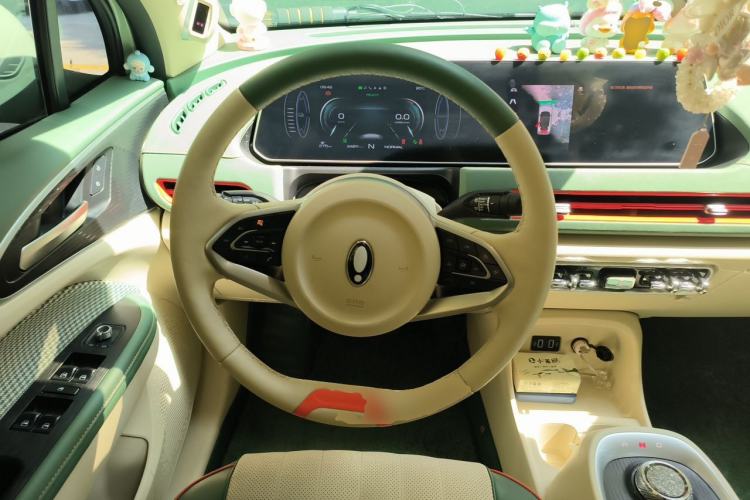 Used ORA Good Cat 2022 Morandi Edition 400km Standard Range Premium Version Lithium Iron Phosphate Steering Wheel