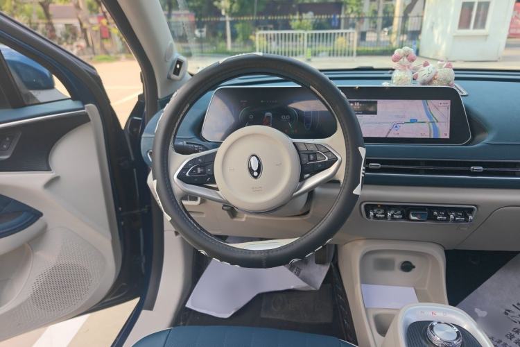 Used ORA Good Cat 2022 Morandi Edition 400km Standard Range Premium Version Lithium-Ion Battery Steering Wheel