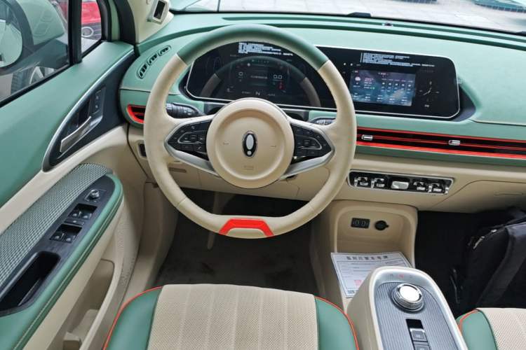 Used ORA Good Cat 2022 Morandi Edition 400km Standard Range Premium Version Lithium Iron Phosphate Steering Wheel