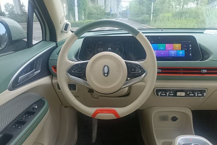 Used ORA Good Cat 2022 Morandi Edition 400km Standard Range Premium Version Lithium-Ion Battery Steering Wheel