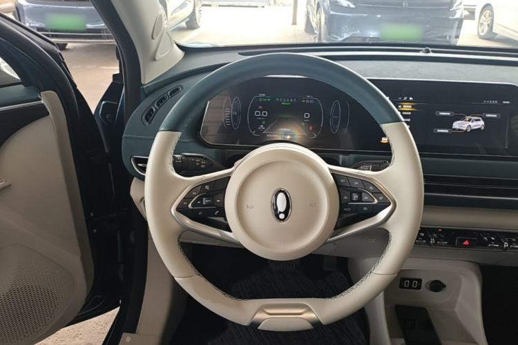 Used ORA Good Cat 2022 Morandi Edition 400km Standard Range Luxury Version Lithium-Ion Battery Steering Wheel