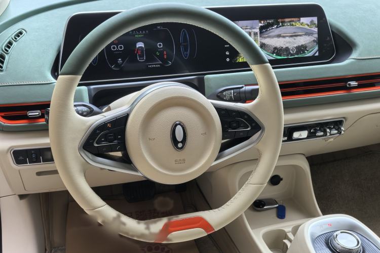 Used ORA Good Cat 2022 Morandi Edition 400km Standard Range Luxury Version Lithium-Ion Battery Steering Wheel
