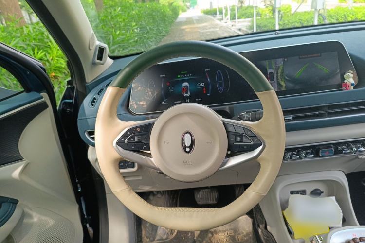 Used ORA Good Cat 2022 400km Standard Range Premium Version Lithium-Ion Battery Steering Wheel