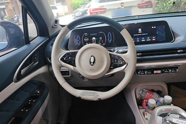 Used ORA Good Cat 2022 Morandi Edition 400km Standard Range Premium Version Lithium Iron Phosphate Steering Wheel