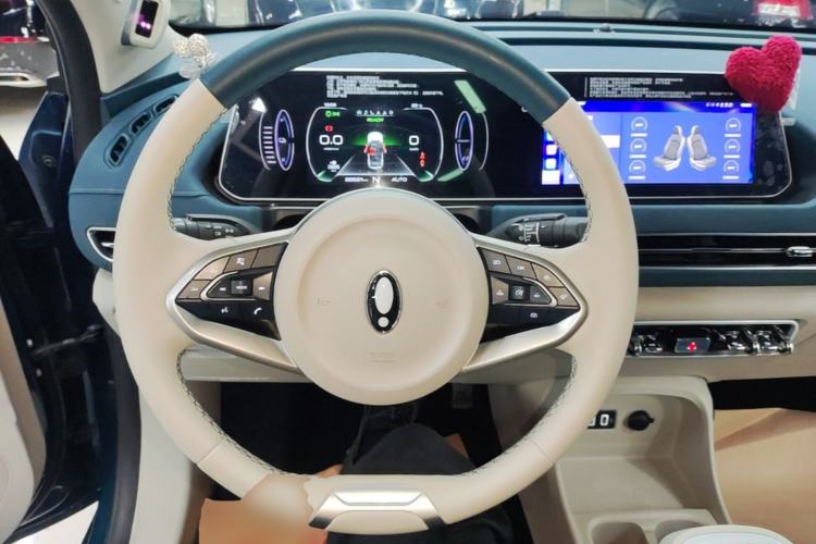 Used ORA Good Cat 2022 400km Standard Range Premium Version Lithium-Ion Battery Steering Wheel