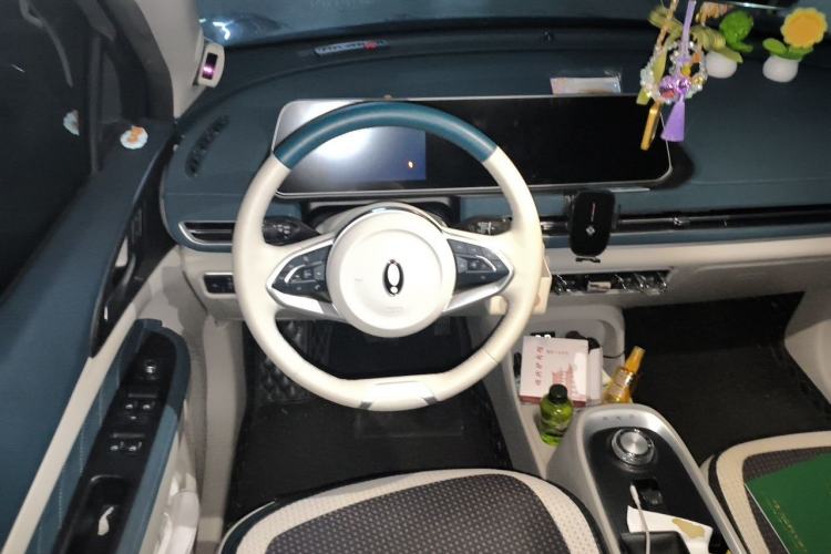 Used ORA Good Cat 2022 400km Standard Range Premium Version Lithium-Ion Battery Steering Wheel