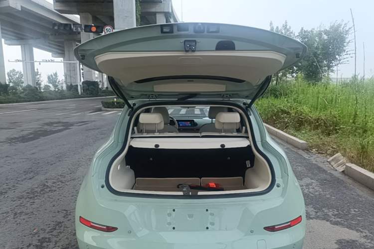 Used ORA Good Cat 2022 Morandi Edition 400km Standard Range Premium Version Lithium-Ion Battery Trunk