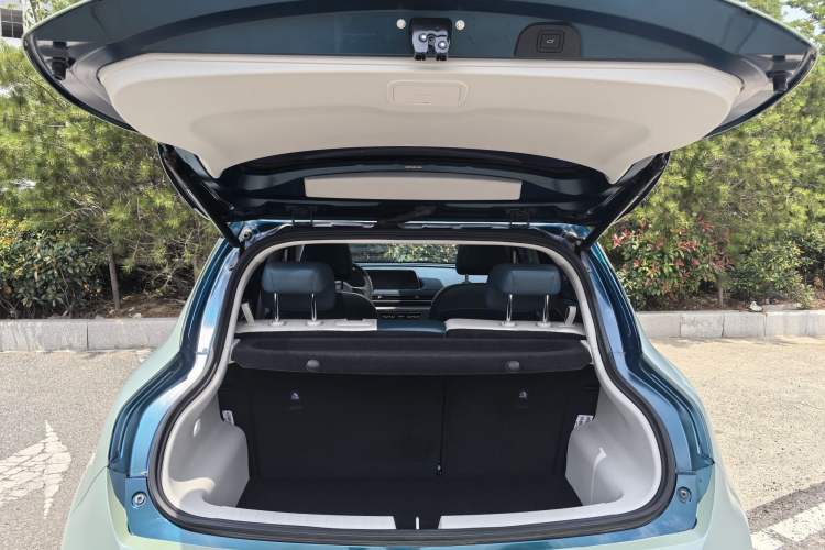 Used ORA Good Cat 2022 400km Standard Range Premium Version Lithium-Ion Battery Trunk