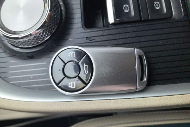 Used ORA Good Cat 2022 400km Standard Range Luxury Version Ternary Lithium Vehicle Key