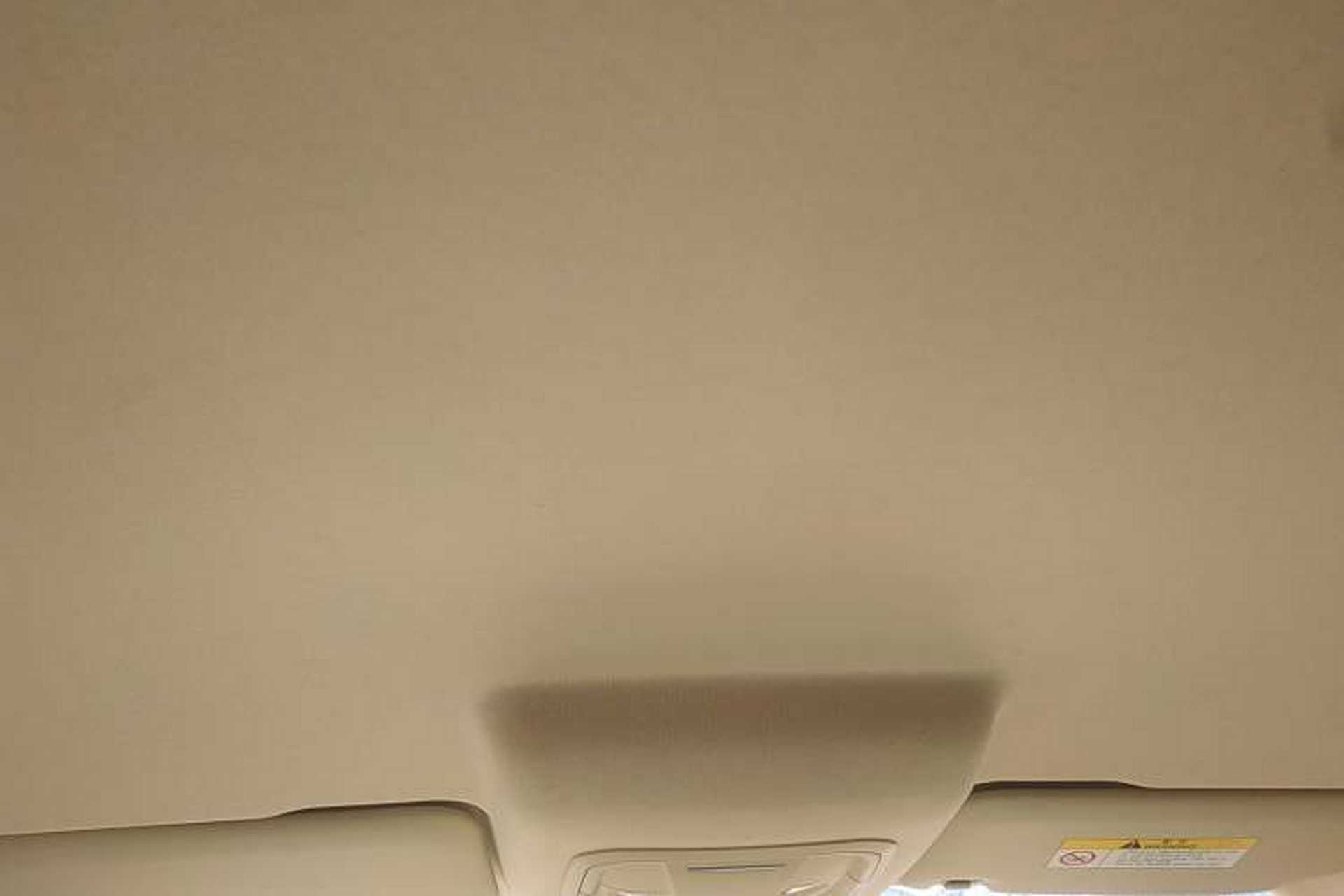 Used ORA Good Cat 2022 Morandi Edition 400km Standard Range Luxury Version Lithium-Ion Battery Headliner