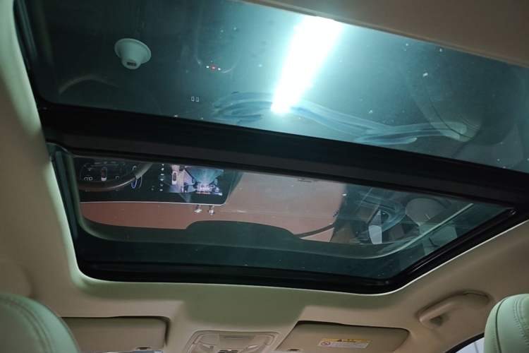Used ORA Good Cat 2022 400km Standard Range Premium Version Lithium Iron Phosphate Headliner
