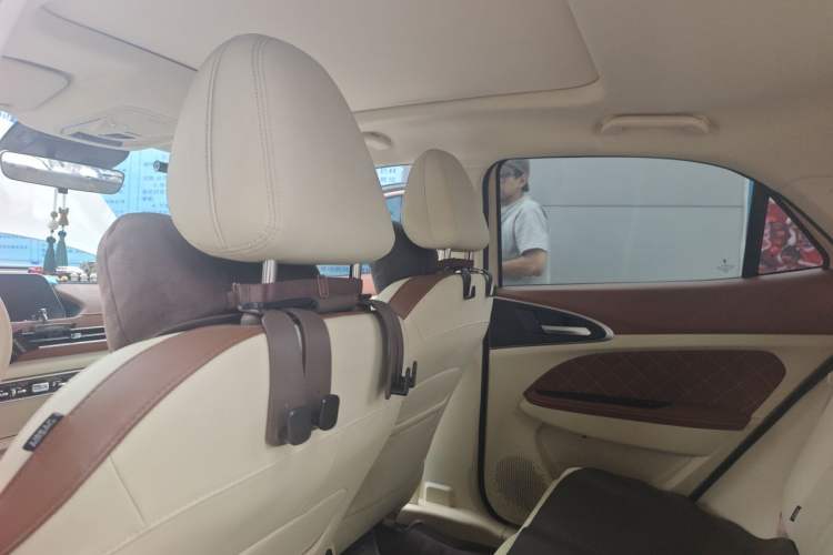Used ORA Good Cat 2022 400km Standard Range Premium Version Lithium Iron Phosphate Headliner