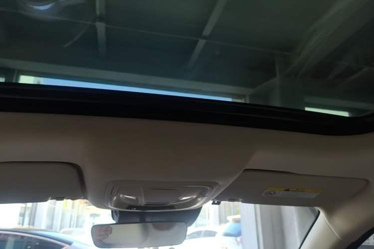 Used ORA Good Cat 2022 400km Standard Range Premium Version Lithium-Ion Battery Headliner