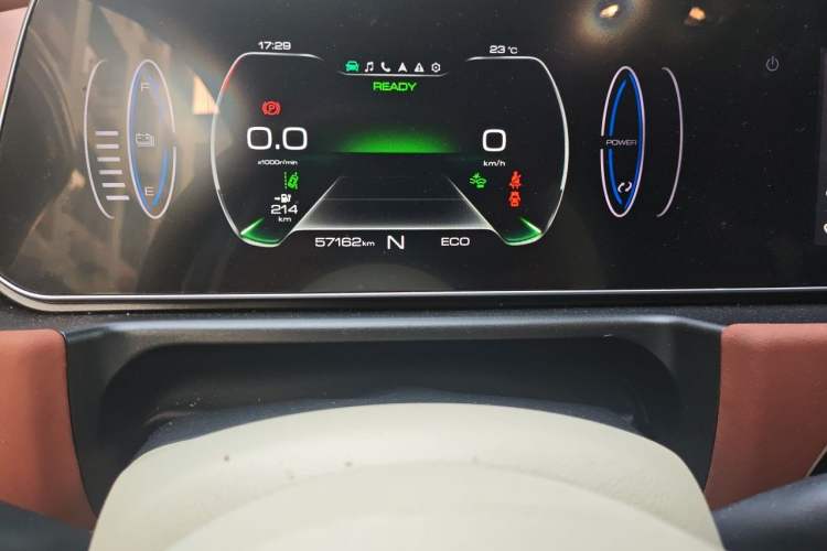 Used ORA Good Cat 2022 Morandi Edition 400km Standard Range Premium Version Lithium-Ion Battery Instrument Cluster