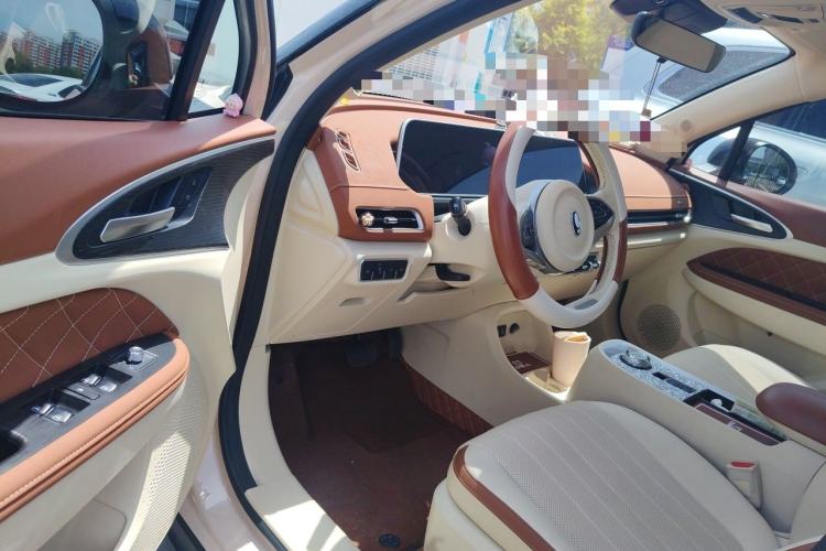 Used ORA Good Cat 2022 Morandi Edition 400km Standard Range Premium Version Lithium-Ion Battery Interior 3