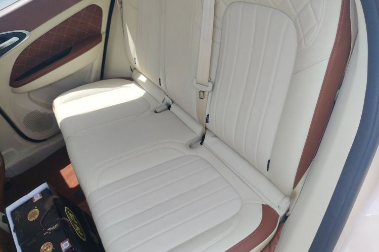 Used ORA Good Cat 2022 Morandi Edition 400km Standard Range Premium Version Lithium-Ion Battery Interior 4