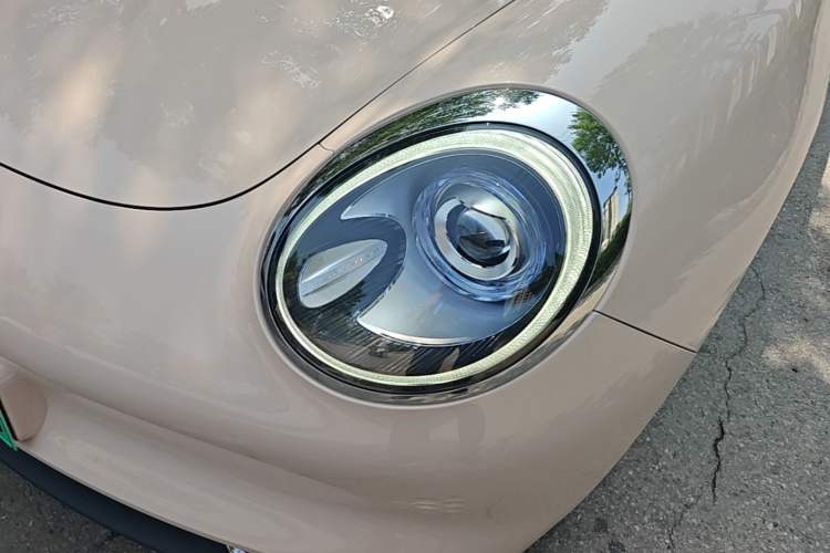 Used ORA Good Cat 2022 400km Standard Range Premium Version Lithium-Ion Battery Left Front Headlight