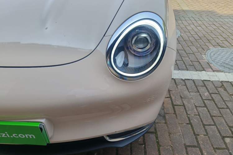 Used ORA Good Cat 2022 400km Standard Range Luxury Version Lithium Iron Phosphate Left Front Headlight