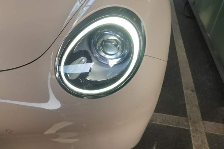 Used ORA Good Cat 2022 Morandi Edition 400km Standard Range Premium Version Lithium Iron Phosphate Left Front Headlight