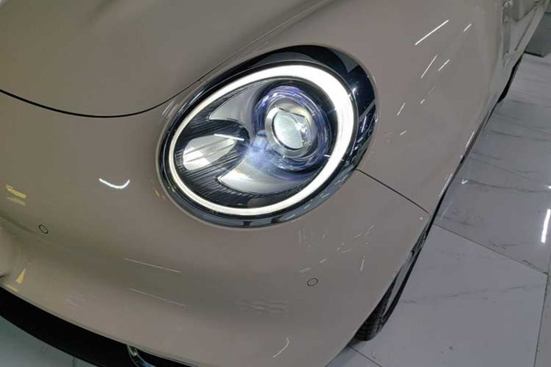 Used ORA Good Cat 2022 Morandi Edition 400km Standard Range Premium Version Lithium-Ion Battery Left Front Headlight