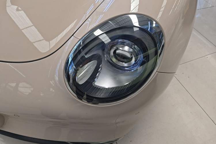 Used ORA Good Cat 2022 Morandi Edition 400km Standard Range Premium Version Lithium-Ion Battery Left Front Headlight