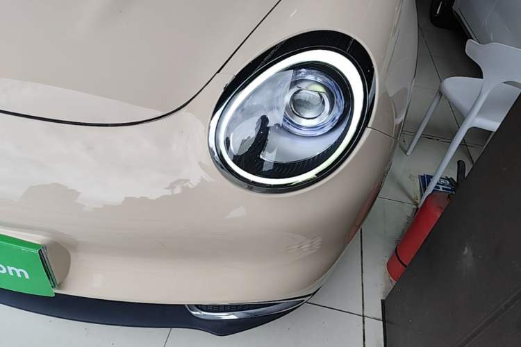 Used ORA Good Cat 2022 400km Standard Range Luxury Version Lithium Iron Phosphate Left Front Headlight