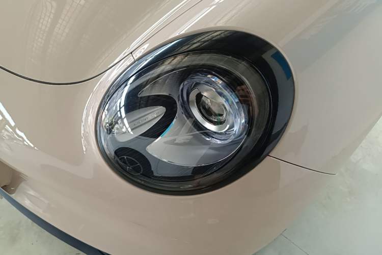 Used ORA Good Cat 2022 Morandi Edition 400km Standard Range Premium Version Lithium Iron Phosphate Left Front Headlight