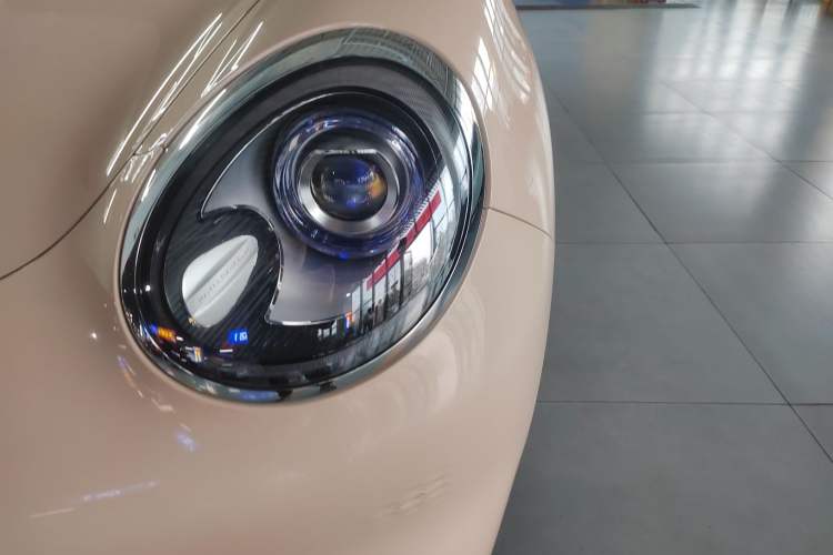 Used ORA Good Cat 2022 Morandi Edition 400km Standard Range Two-Week Young Enjoyment Version Lithium Iron Phosphate Left Front Headlight