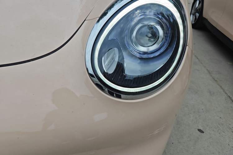 Used ORA Good Cat 2022 400km Standard Range Premium Version Lithium-Ion Battery Left Front Headlight