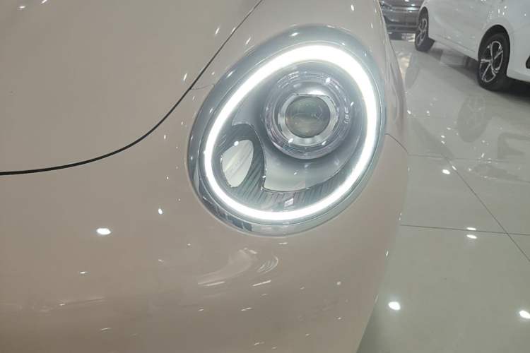 Used ORA Good Cat 2022 Morandi Edition 400km Standard Range Premium Version Lithium-Ion Battery Left Front Headlight