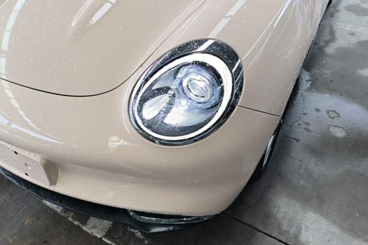 Used ORA Good Cat 2022 Morandi Edition 400km Standard Range Luxury Version Lithium Iron Phosphate Left Front Headlight